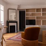 Nice Charming Apt In The 18Th Paris