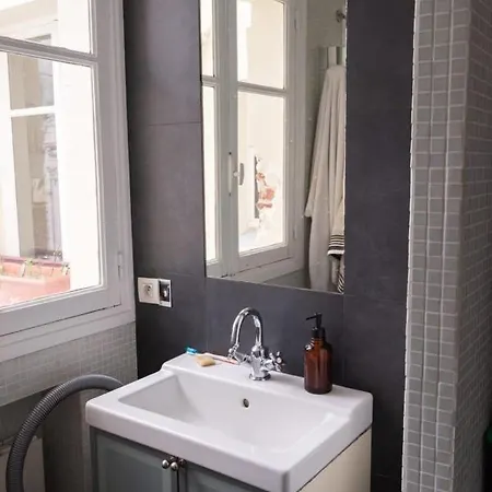 Appartamento Nice Charming Apt In The 18Th Paris Parigi