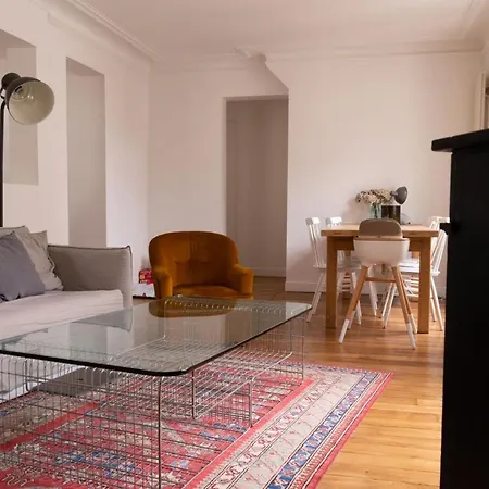 Nice Charming Apt In The 18Th Paris Appartamento